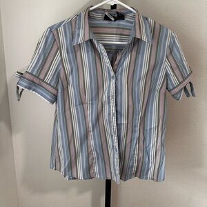 DCC missy shirt size small